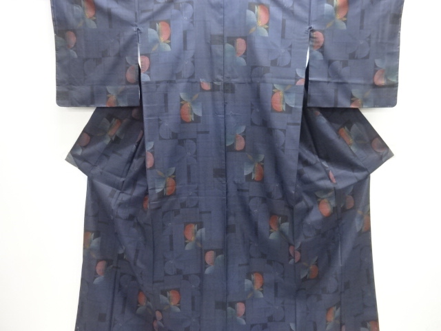 未使用品　幾何学に花模様織り出し本場泥大島紬着物(7マルキ)